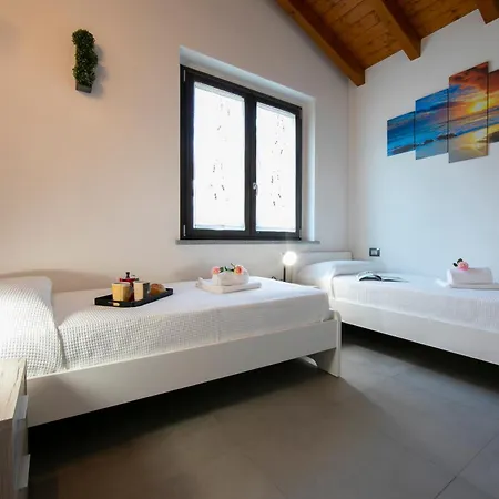 Villa Laura Private Pool And Garden - Happy