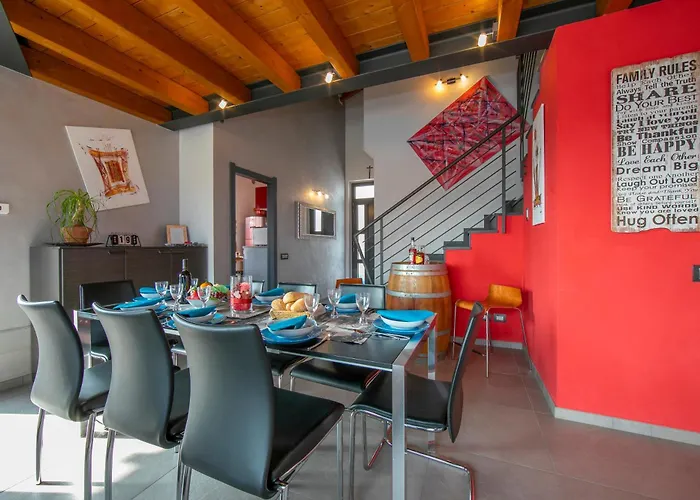 Laura Private Pool And Garden - Happy