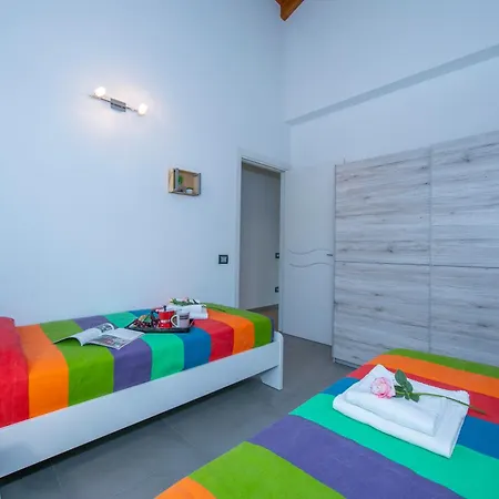 Laura Private Pool And Garden - Happy Besozzo