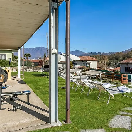 Laura Private Pool And Garden - Happy Besozzo