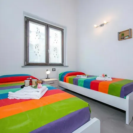 Laura Private Pool And Garden Near Maggiore For 9 - Happy