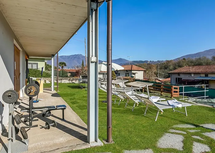 Laura Private Pool And Garden - Happy Besozzo