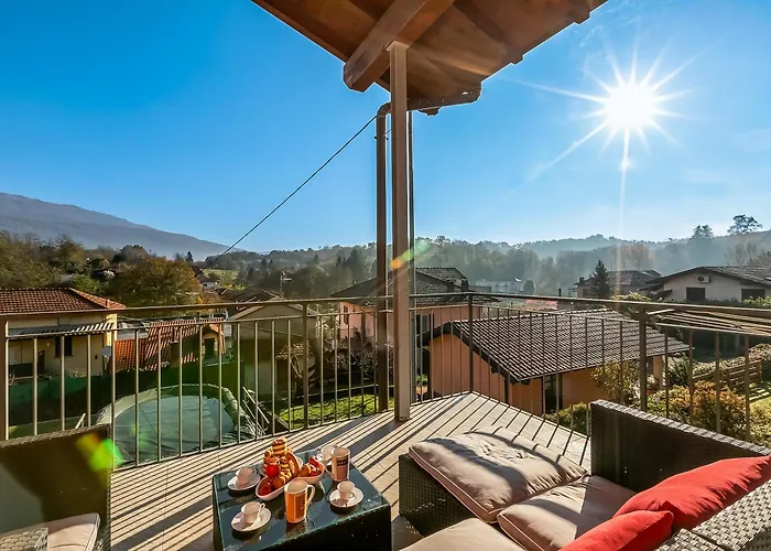 Laura Private Pool And Garden - Happy