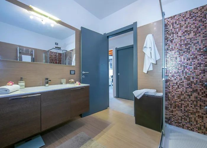 Laura Private Pool And Garden - Happy Villa