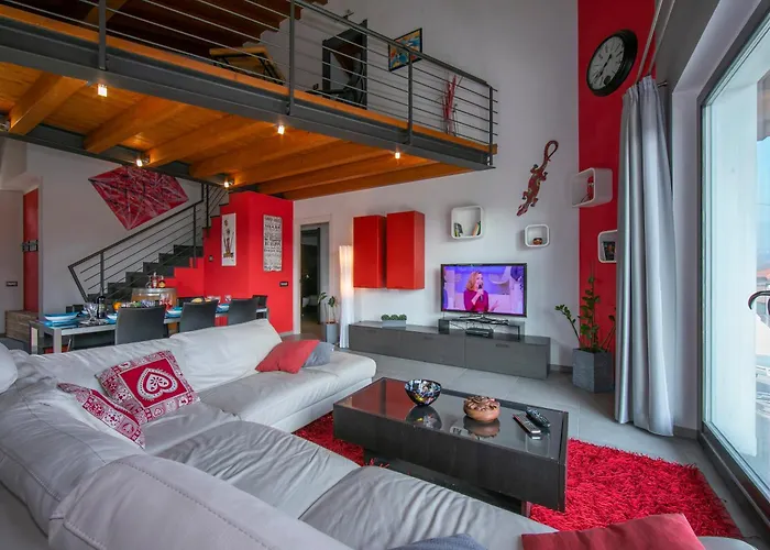 Villa Laura Private Pool And Garden - Happy