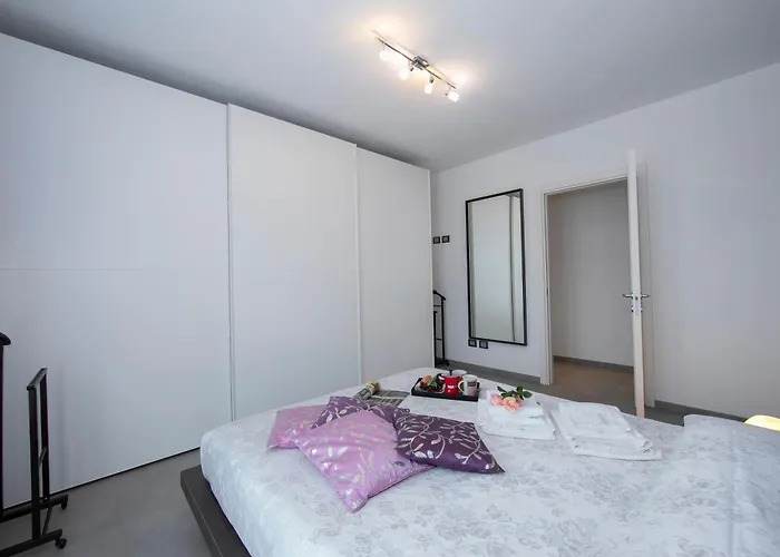 Villa Laura Private Pool And Garden - Happy Besozzo